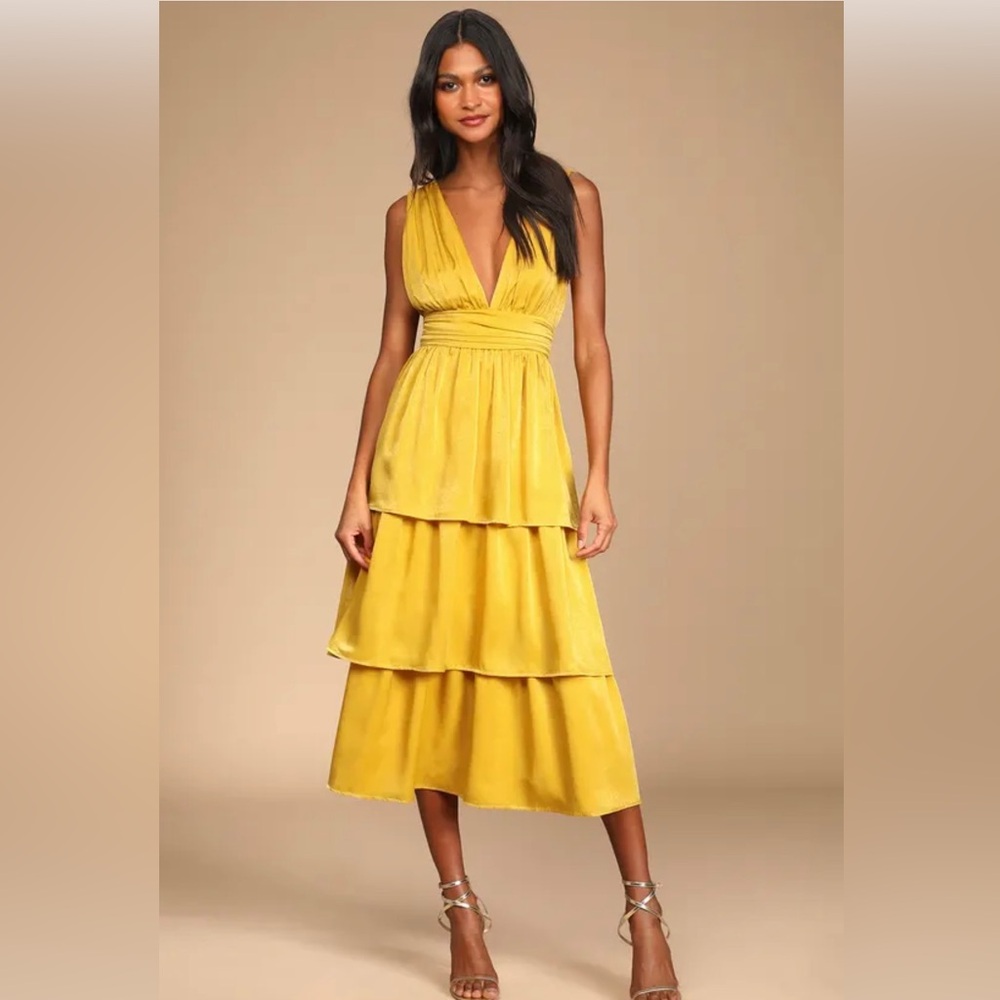 Yellow tiered midi dress from Lulus *NEW